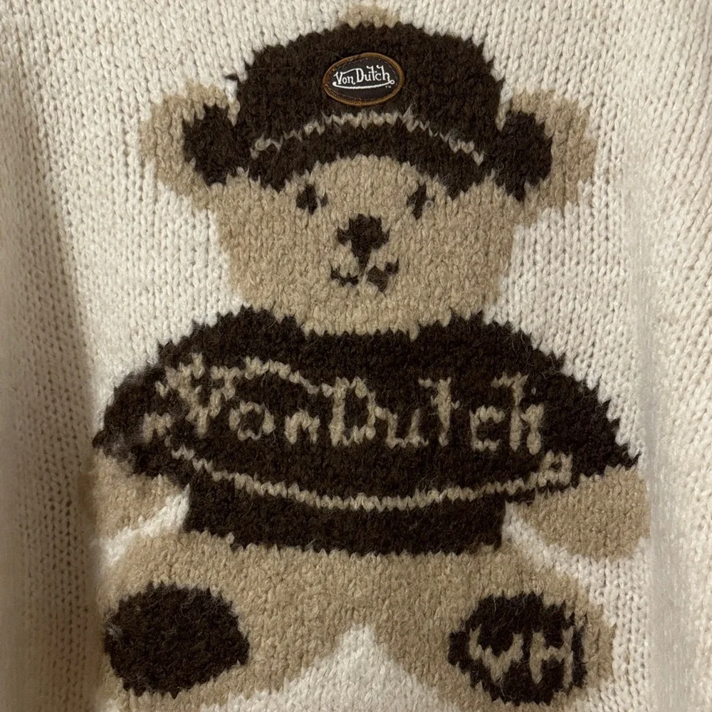 Von Dutch Cream and Brown Bear Crewneck Sweater - Picture 2 of 10